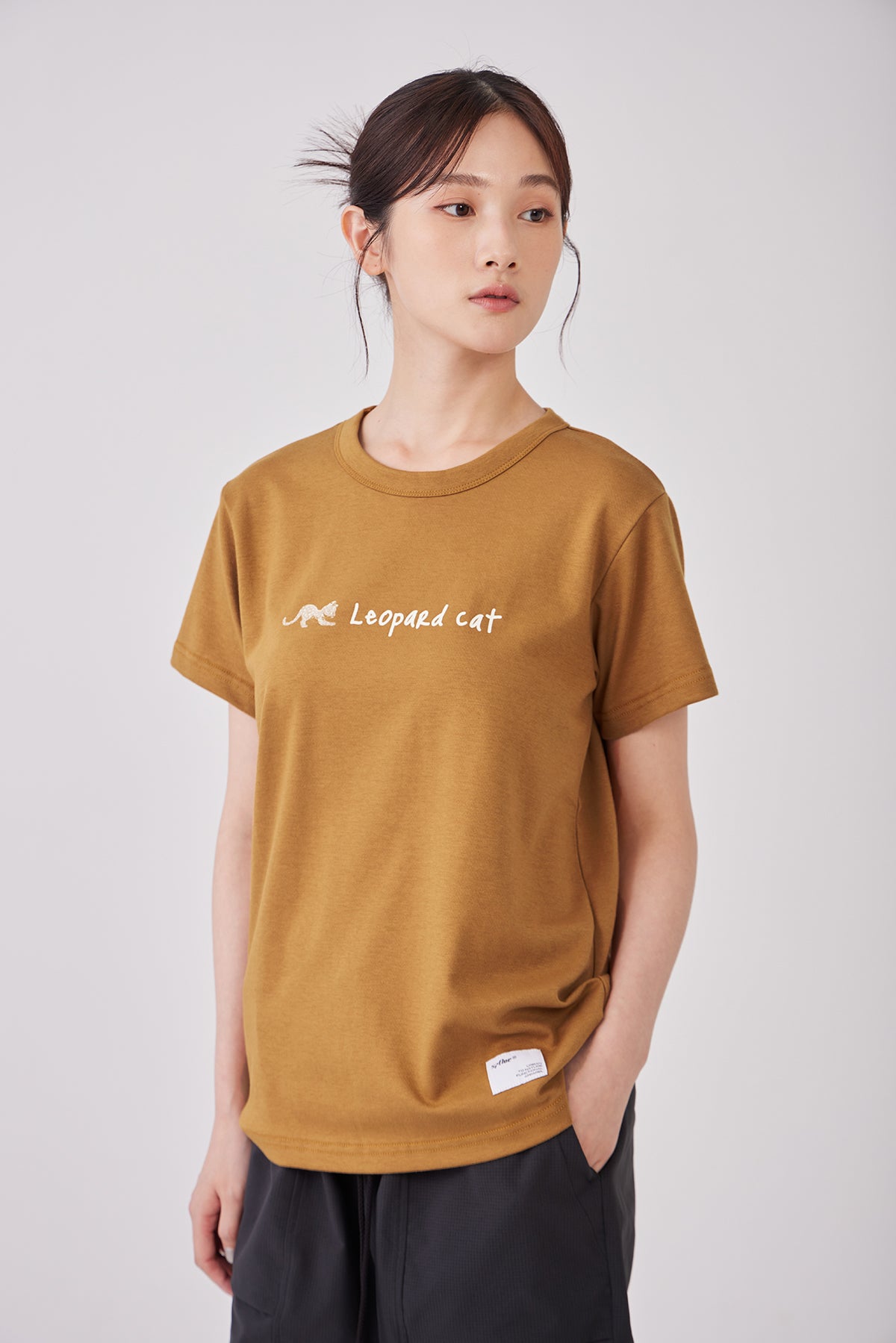 石虎新聞印花 T-Shirt